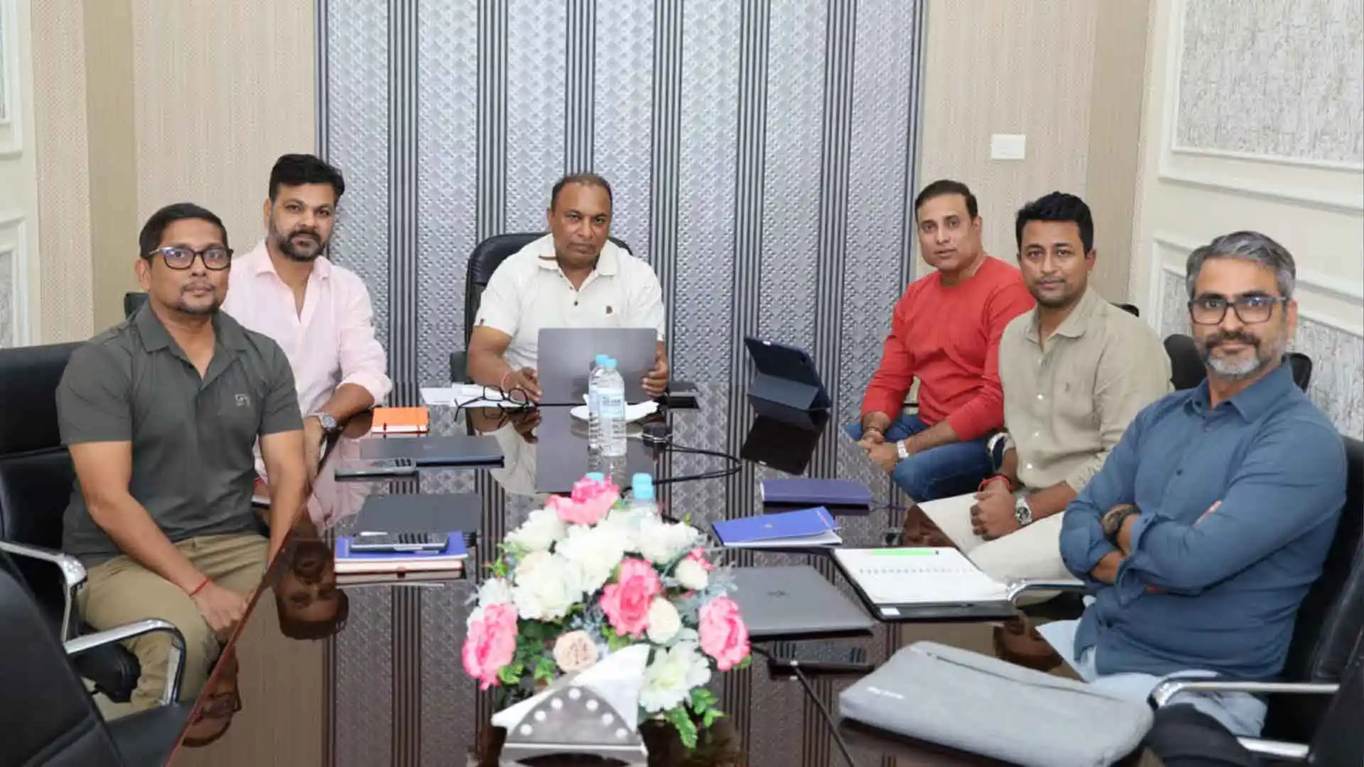 బీసీసీఐకి షాక్.. సెలెక్టర్ పదవిని రిజెక్ట్ చేసిన ఇద్దరు దిగ్గజ ...